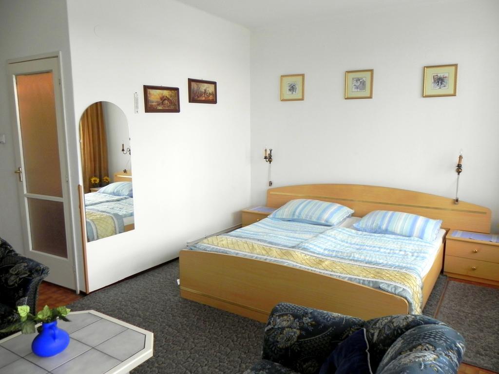 Monika Panzio Hotel Tata Exterior photo