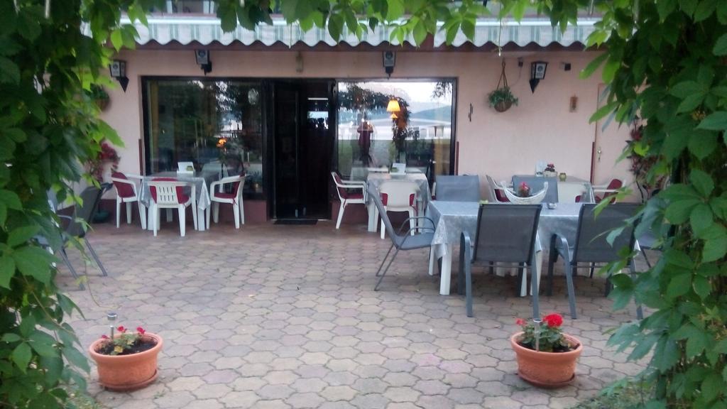 Monika Panzio Hotel Tata Exterior photo
