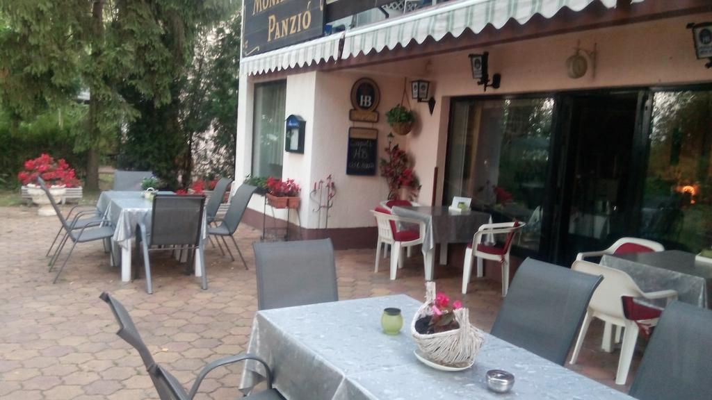 Monika Panzio Hotel Tata Exterior photo